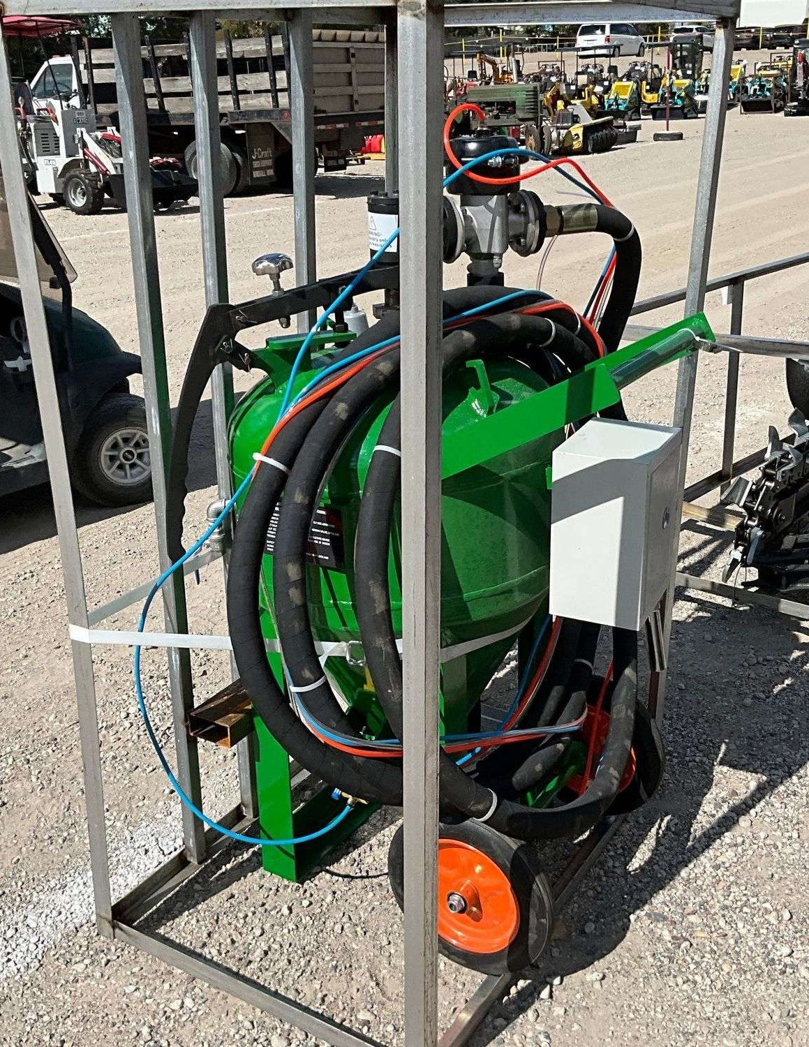 NEW JCT MOBILE DUSTLESS SAND BLASTER POT