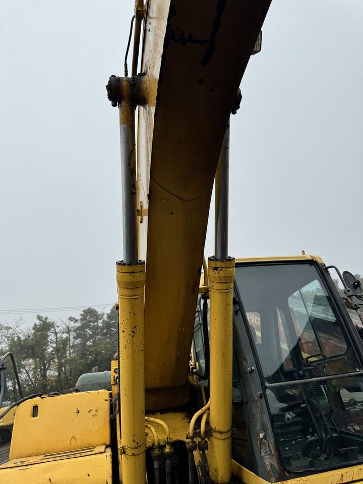 2000 Komatsu PC200LC-6 20-Ton Excavator