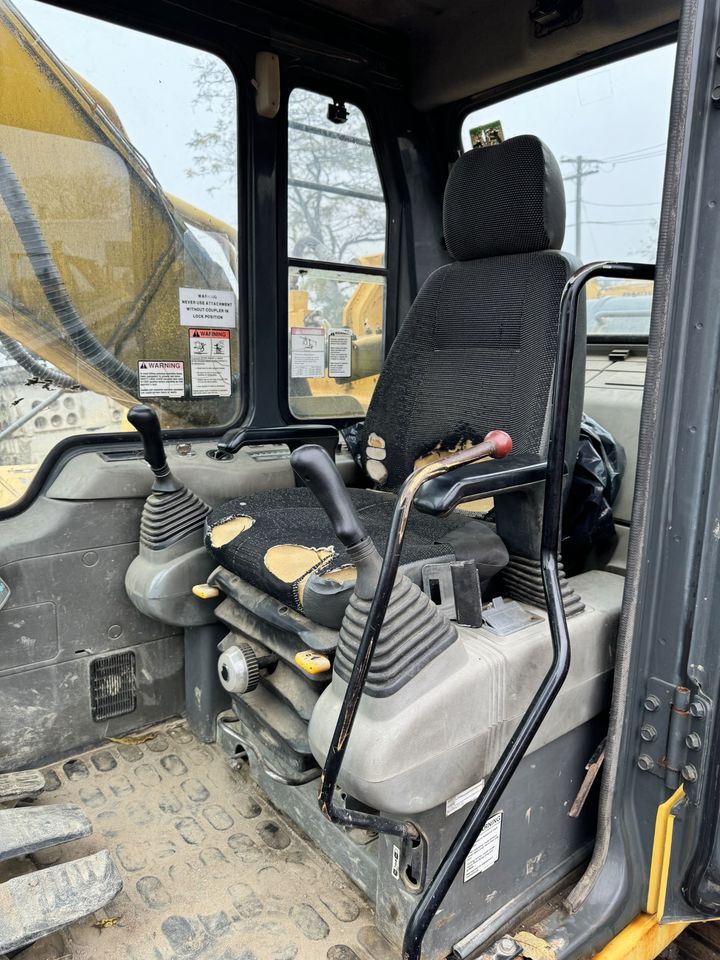 2000 Komatsu PC200LC-6 20-Ton Excavator