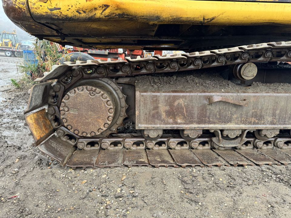 2000 Komatsu PC200LC-6 20-Ton Excavator