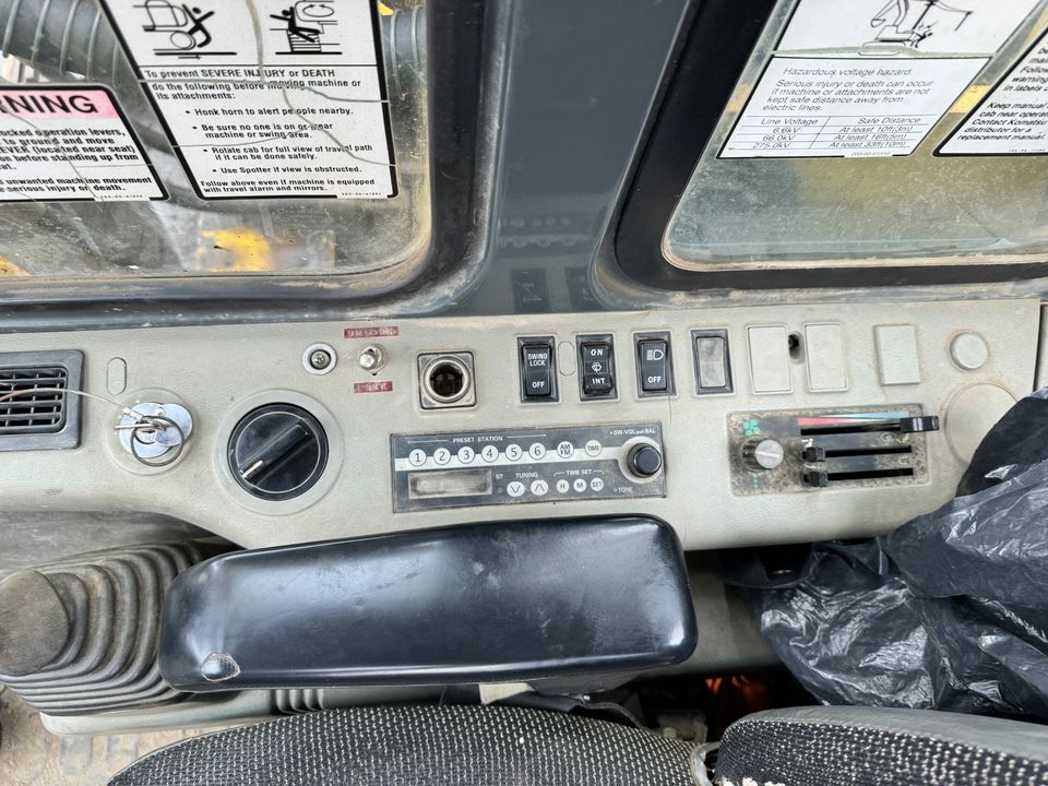 2000 Komatsu PC200LC-6 20-Ton Excavator