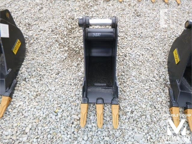 Trojan 24" Excavator Bucket for 3.5 Ton CAT 303 304 JD 35