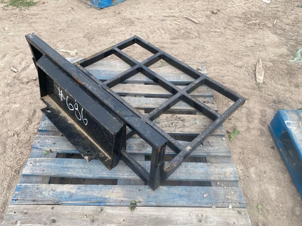 MINI SKID STEER LAND LEVELER DINGO