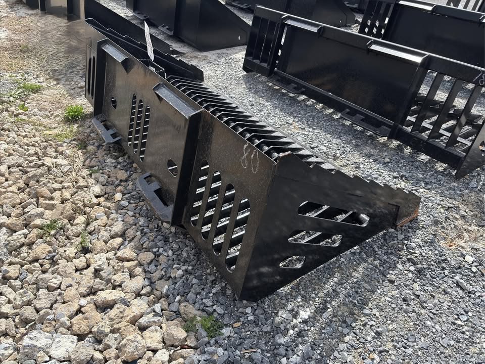 80" WILDCAT SKELETON ROCK BUCKET FOR SKID STEER