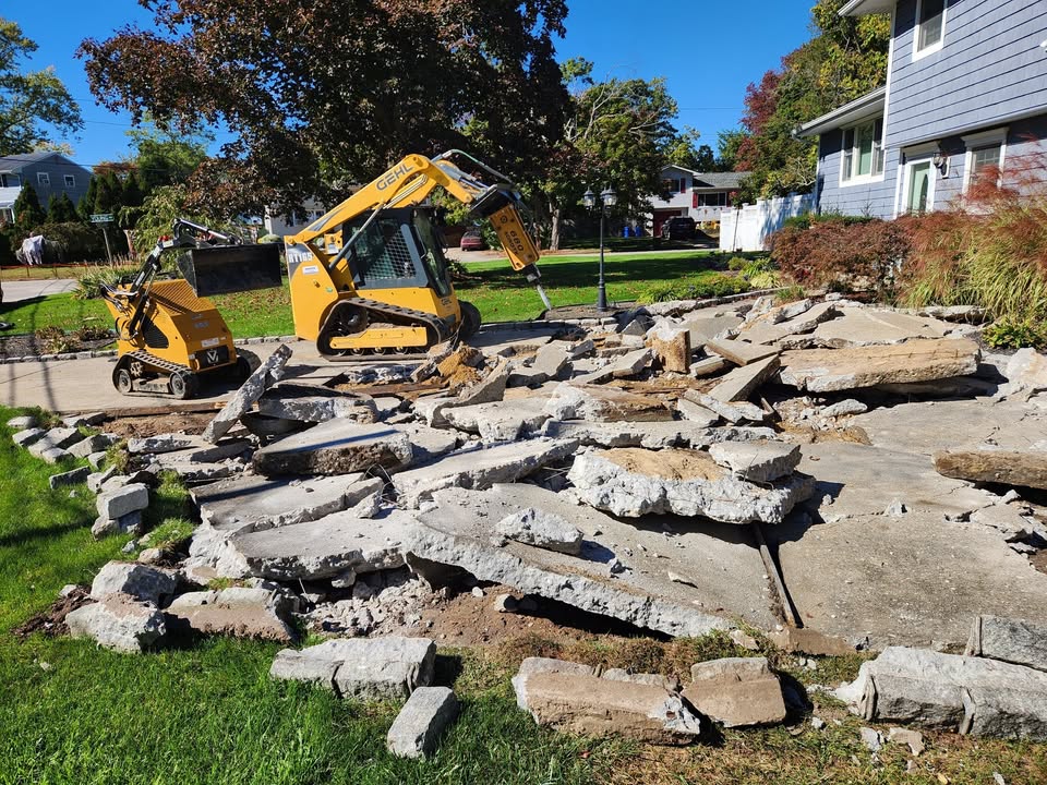 SKID STEER 680 SERIES CONCRETE BREAKER HAMMER ATTACHMENT