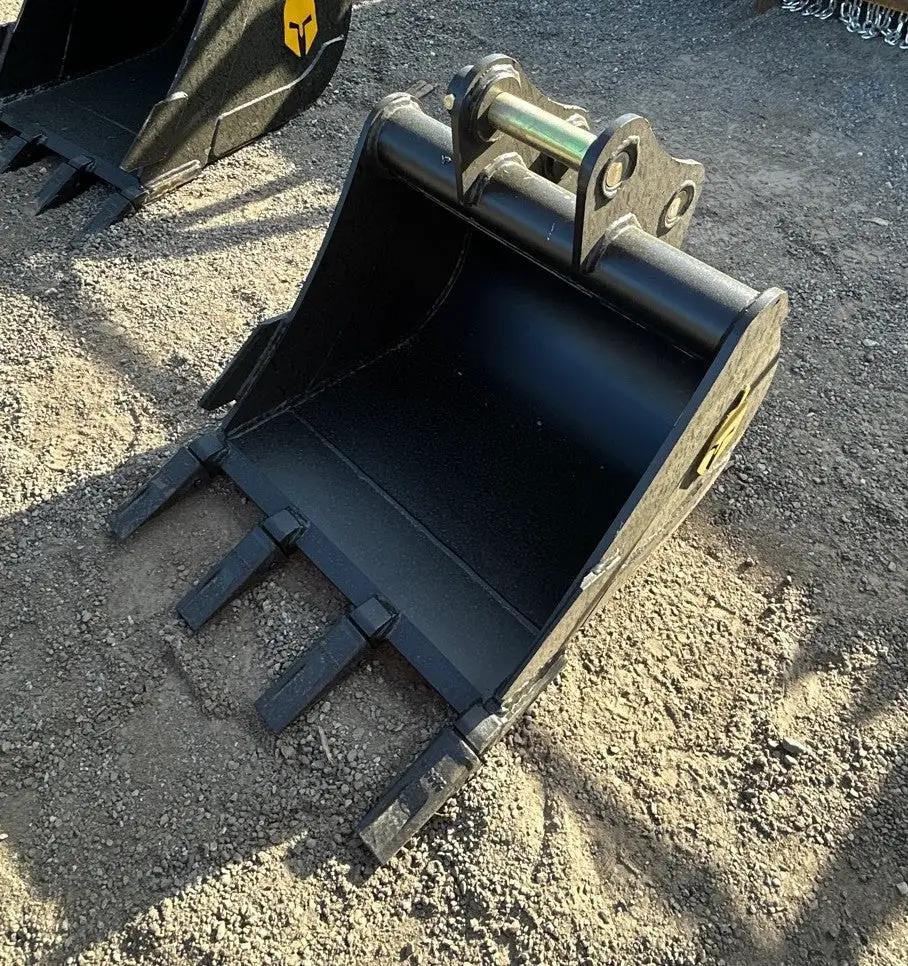 Trojan 24in excavator bucket attachment for 3.5-ton CAT/JD machines, black steel with teeth