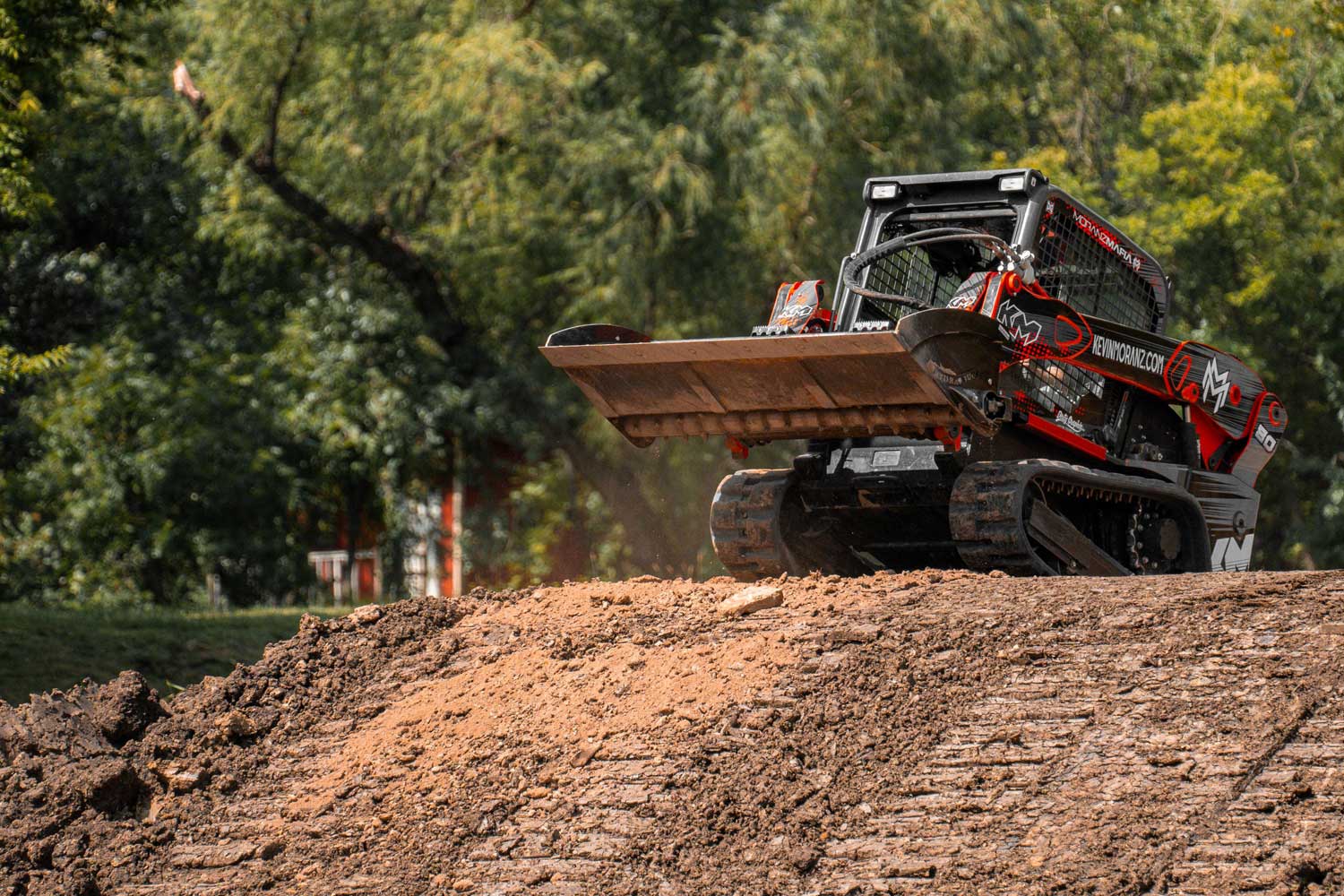 CMP HYDRA BUCKET FOR SKID STEER BUILT IN HARLEY RAKE by CMP Attachments