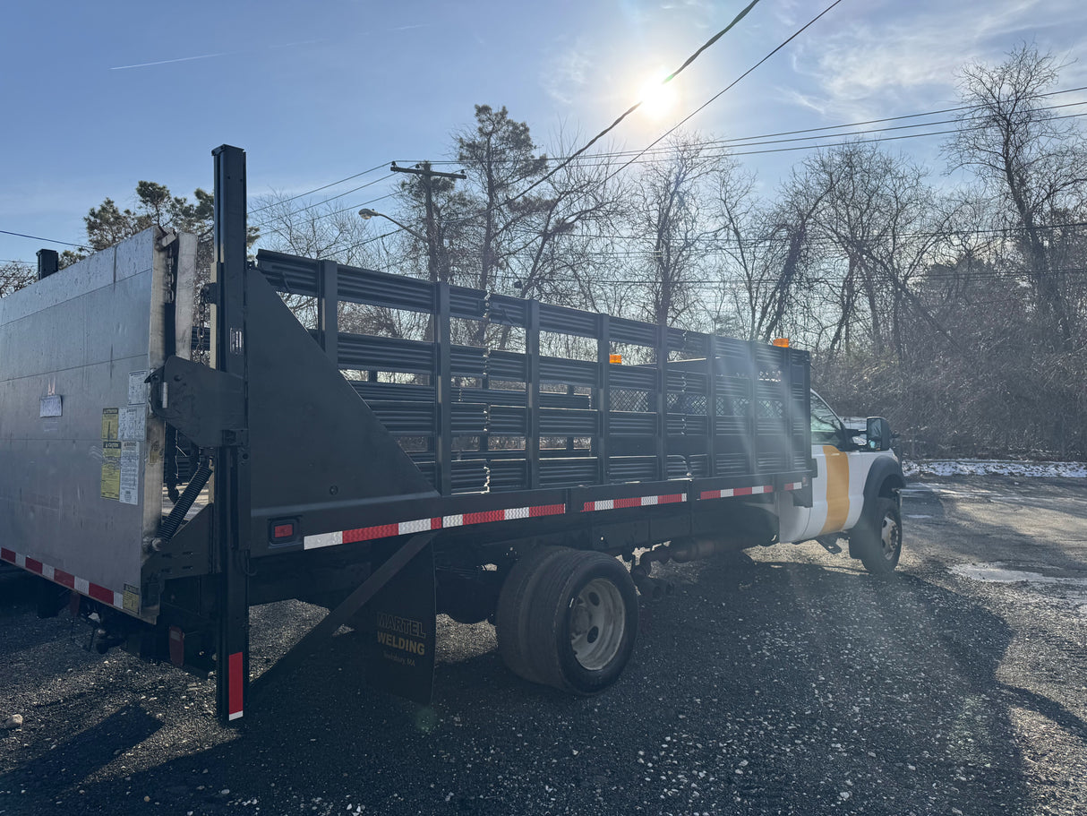 2012 FORD F550 STAKE BODY TRUCK WITH LIFT GATE
