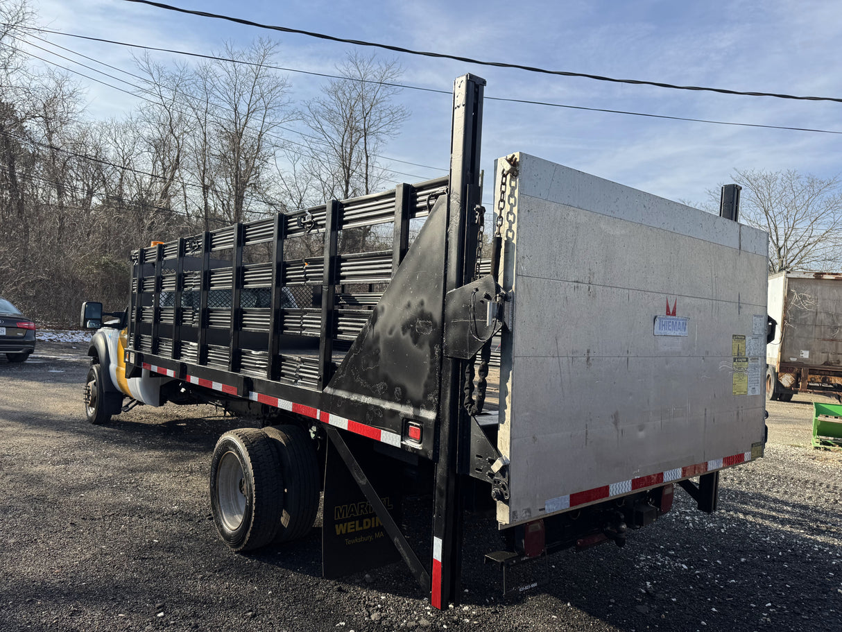 2012 FORD F550 STAKE BODY TRUCK WITH LIFT GATE