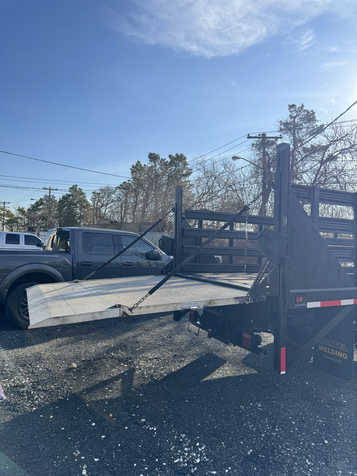 2012 FORD F550 STAKE BODY TRUCK WITH LIFT GATE