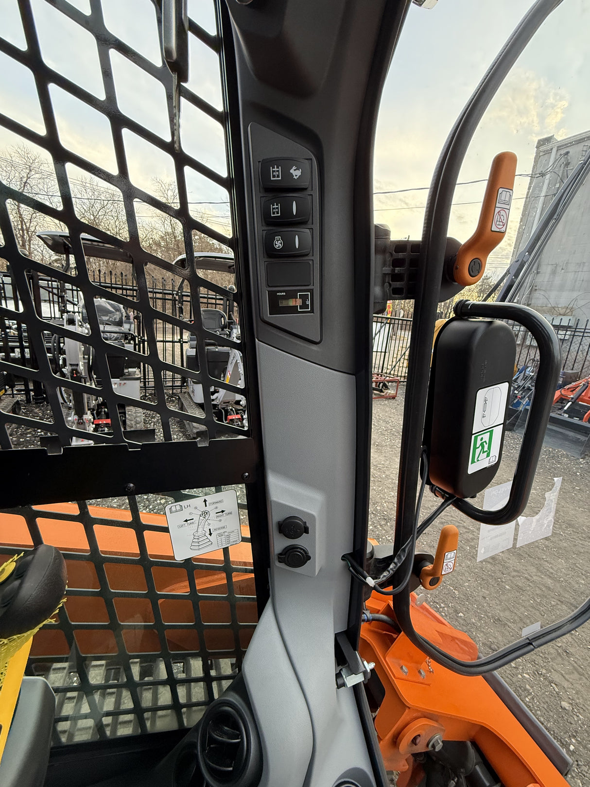 DEVELON DTL35 Compact Track Loader 115HP