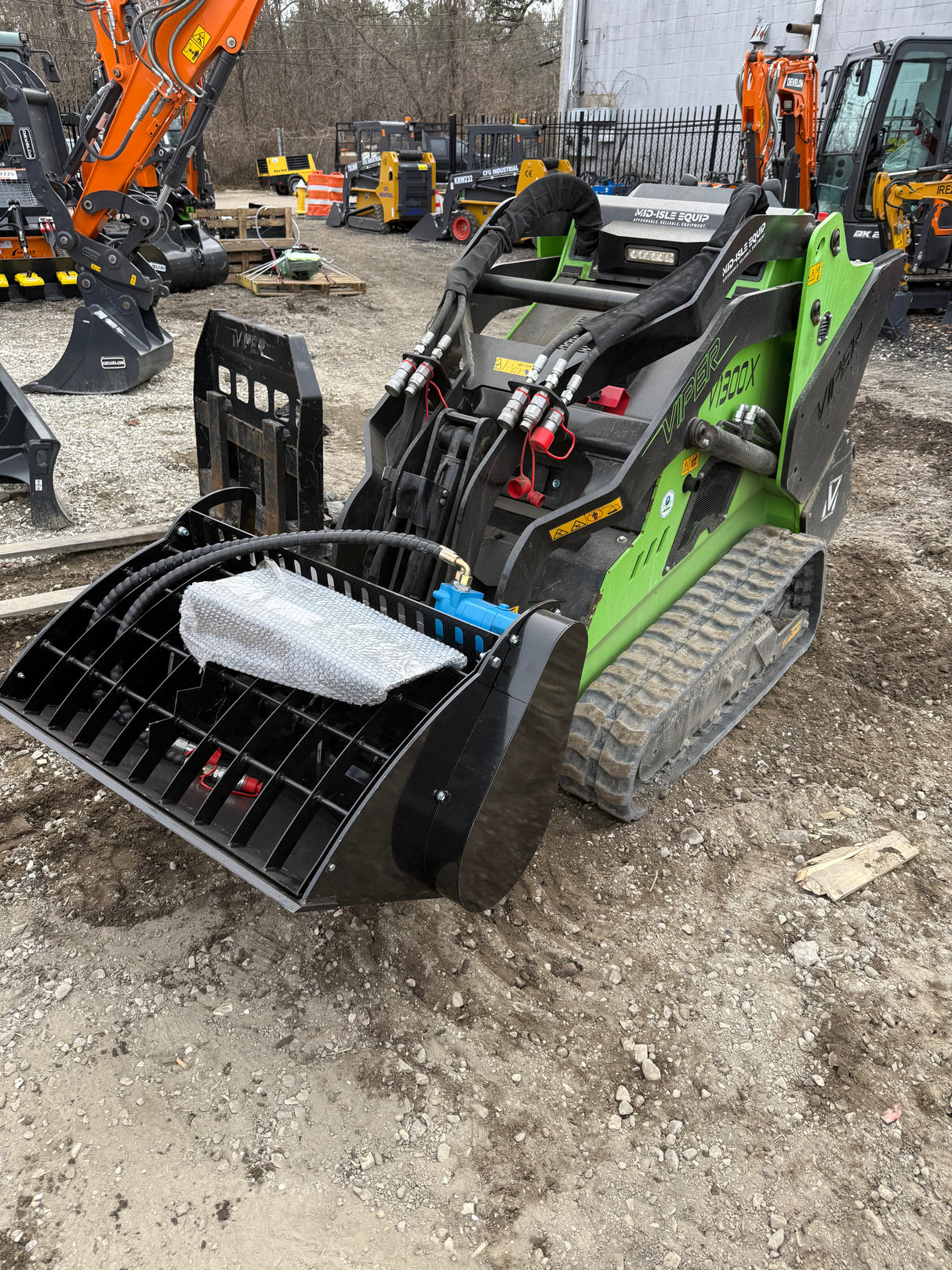 40" CONCRETE MIXER FOR MINI SKID STEER DINGO