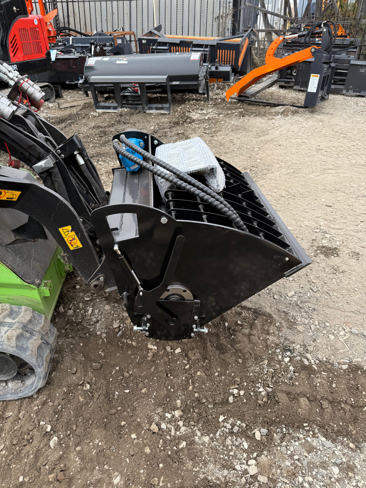 40" CONCRETE MIXER FOR MINI SKID STEER DINGO