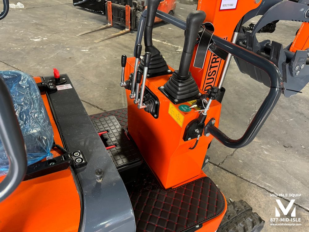 2024 AGT LH12R MINI EXCAVATOR