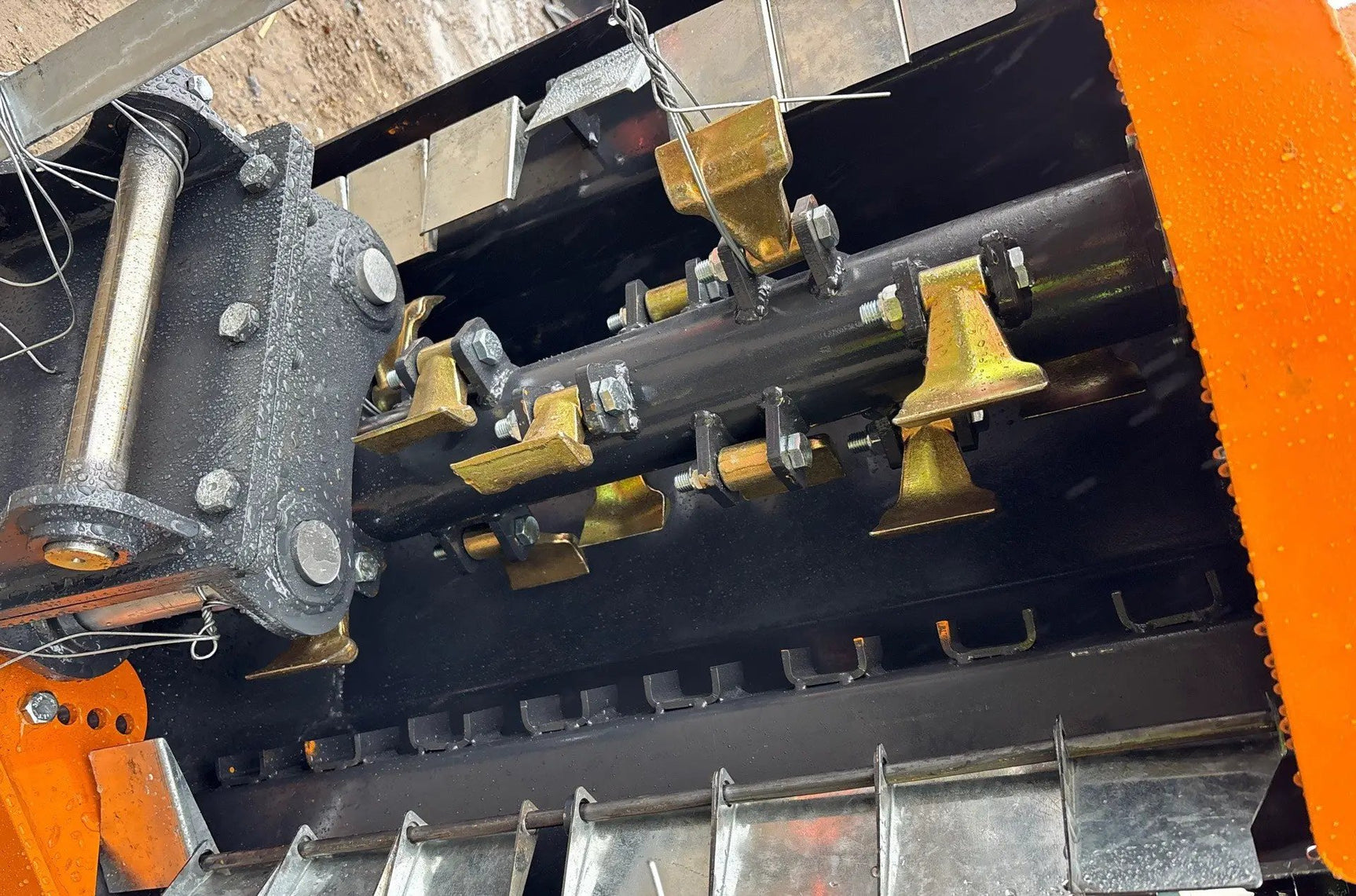 ARTEER 36" FLAIL MOWER ATTACHMENT FOR EXCAVATOR CAT 305 by Arteer Equipment