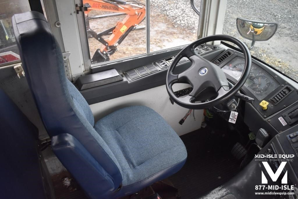 2011 BLUE BIRD SCHOOL BUS