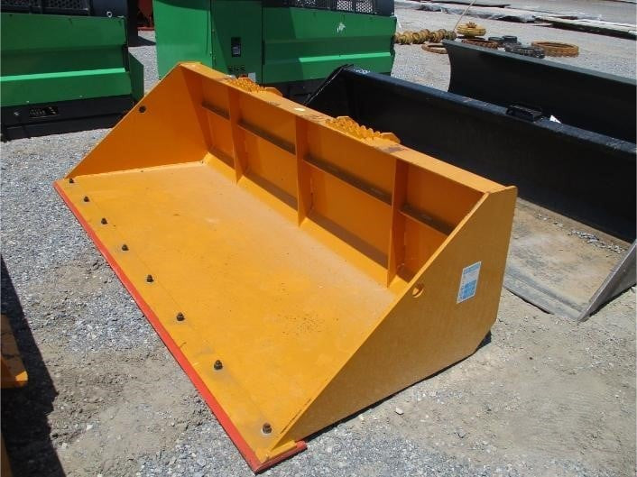 NEW SEVERE DUTY 84" BUCKET FOR SKID STEER WITH BOLT ON EDGE