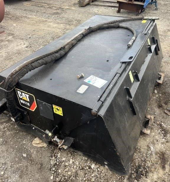 CATERPILLAR BU118 SKID STEER POLY BROOM WITH BUCKET