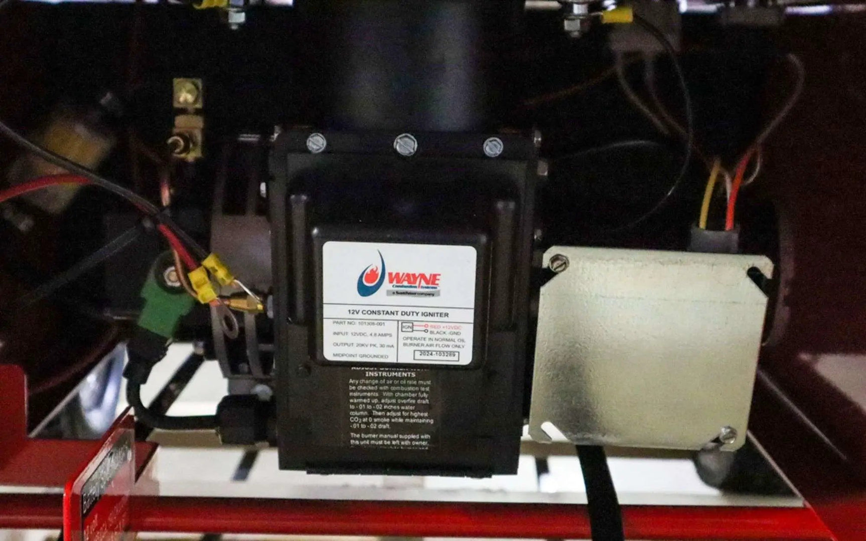 MAGNUM 4000 SERIES GOLD HOT PRESSURE WASHER by Magnum
