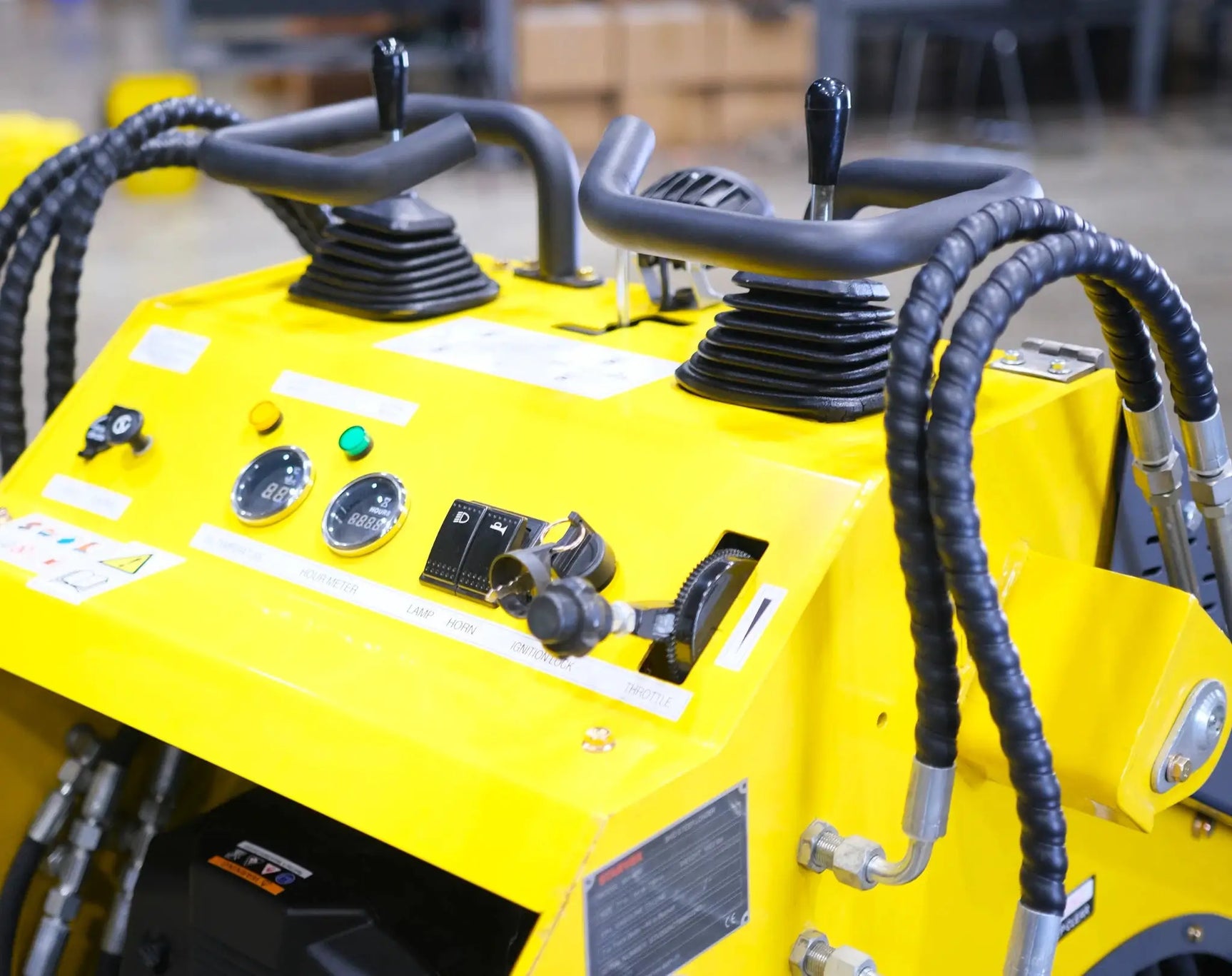 2026 STARVOX SV-480 MINI SKID STEER 23HP GAS by Starvox