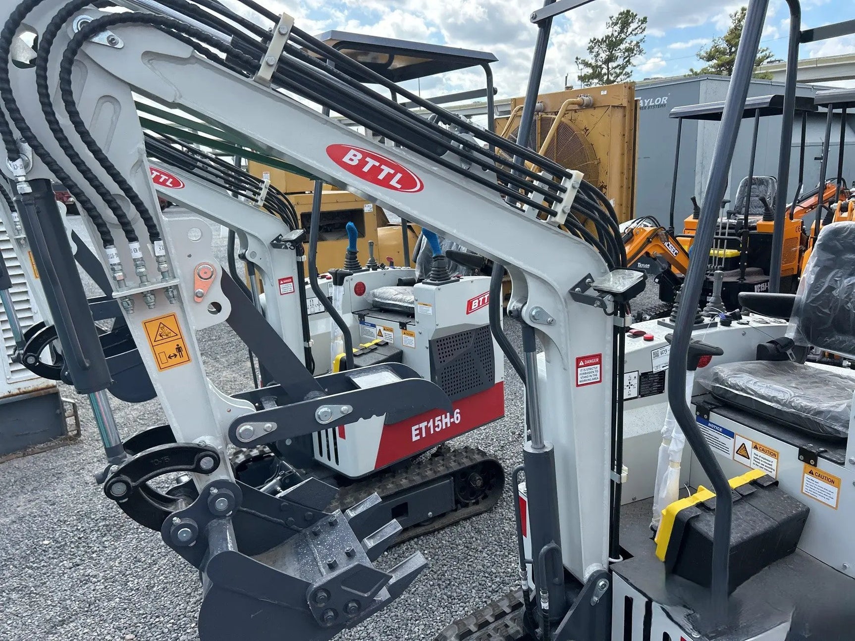 2025 BTTL ET15H 1.5 TON MINI EXCAVATOR by Mid-Isle Equipment