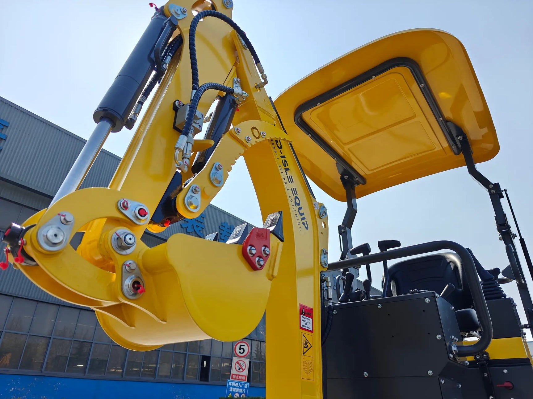 2025 MID-ISLE EQUIP M12 1.4 TON MINI EXCAVATOR by My Store