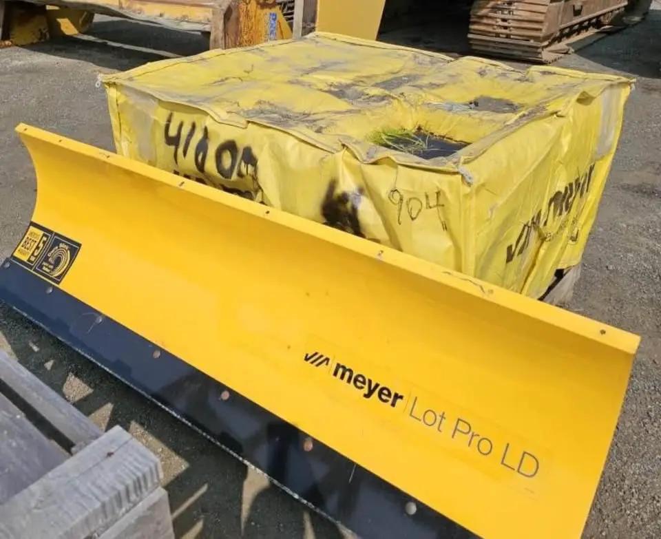 MEYER LOT PRO LD 7.5' SNOW PLOW FOR PICKUP by Meyer
