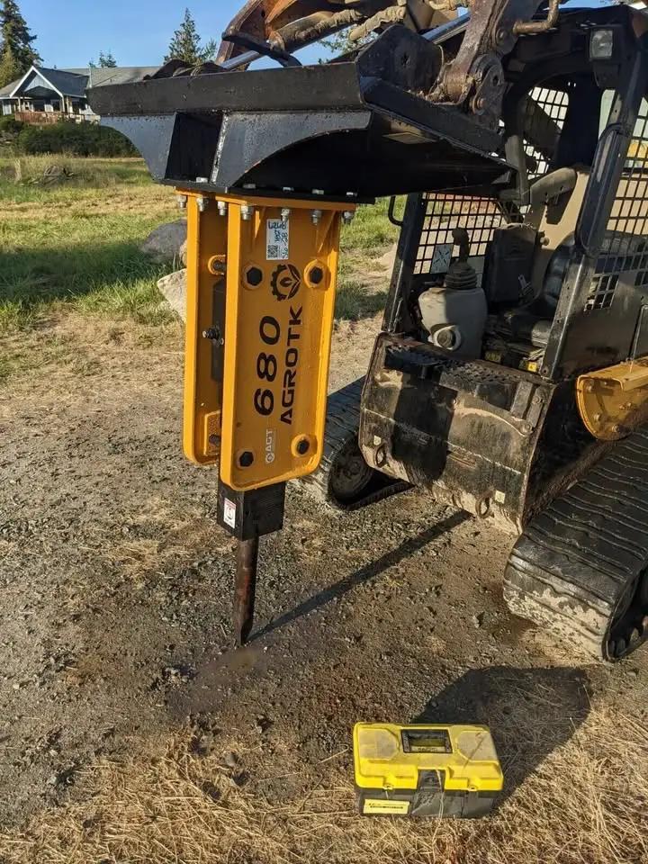 SKID STEER 680 SERIES CONCRETE BREAKER HAMMER ATTACHMENT by AGT