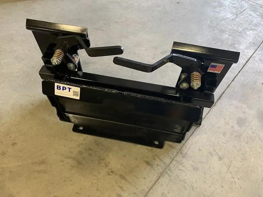 UNIVERSAL DINGO TO BOBCAT MT ADAPTER PLATE by Mid-Isle Equipment