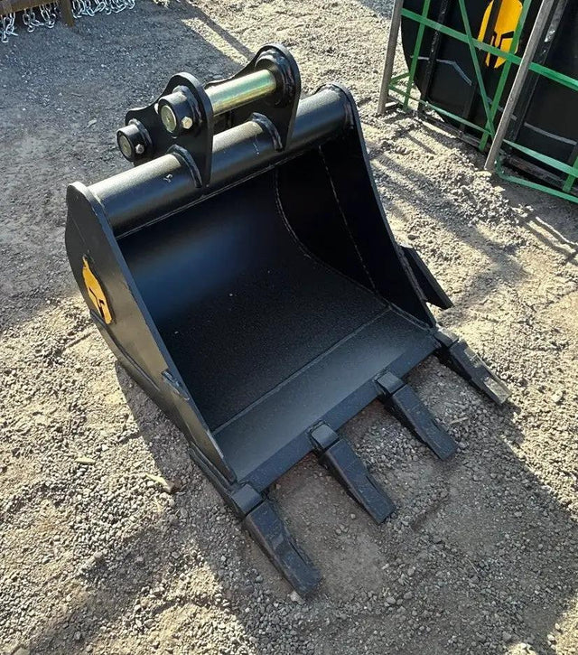 Excavator bucket Trojan 24-inch for 3.5-ton machines, black steel with quick-attach pins (CAT 303/304, JD 35).
