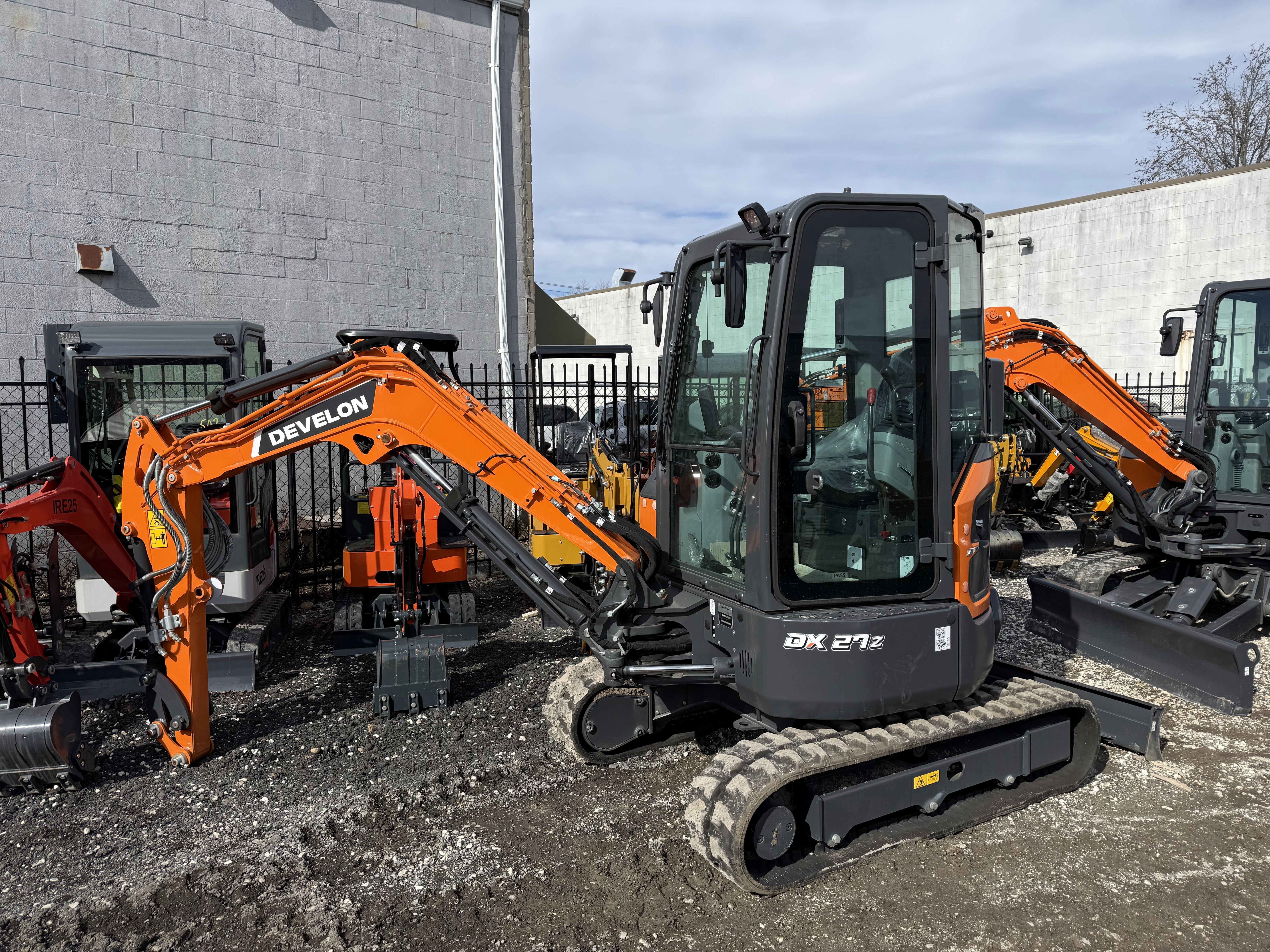 DEVELON DX27Z-7 Mini Excavator