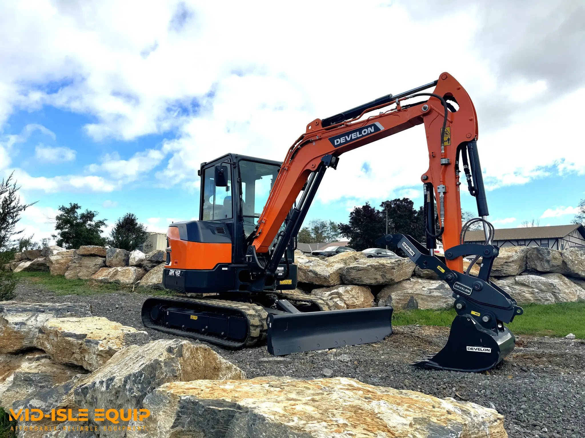 Develon DX42-7 4-Ton Mini Excavator 47 HP with Angle Blade