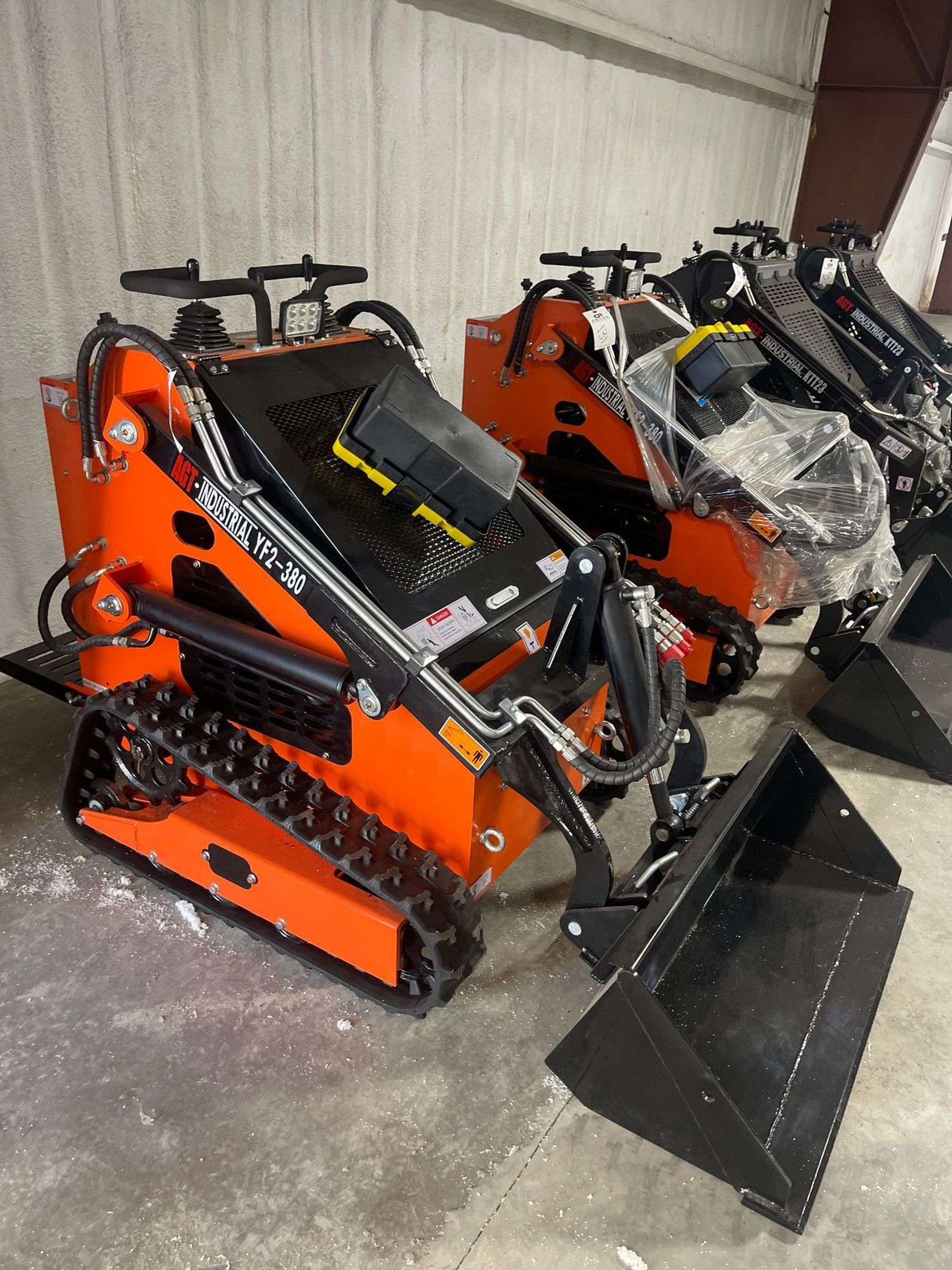 2026 AGT YF-380 MINI SKID TRACK LOADER