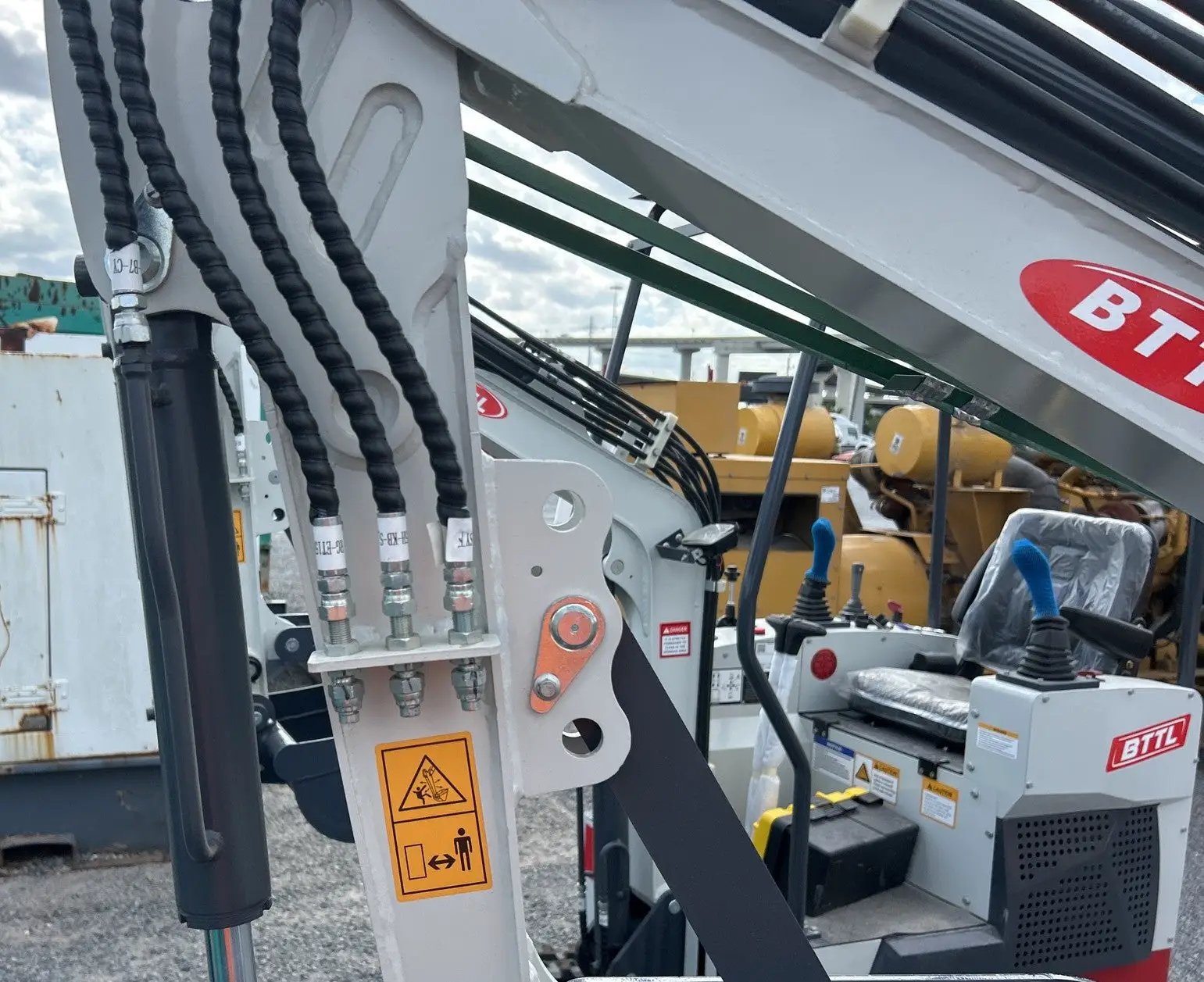 2025 BTTL ET15H 1.5 TON MINI EXCAVATOR by Mid-Isle Equipment
