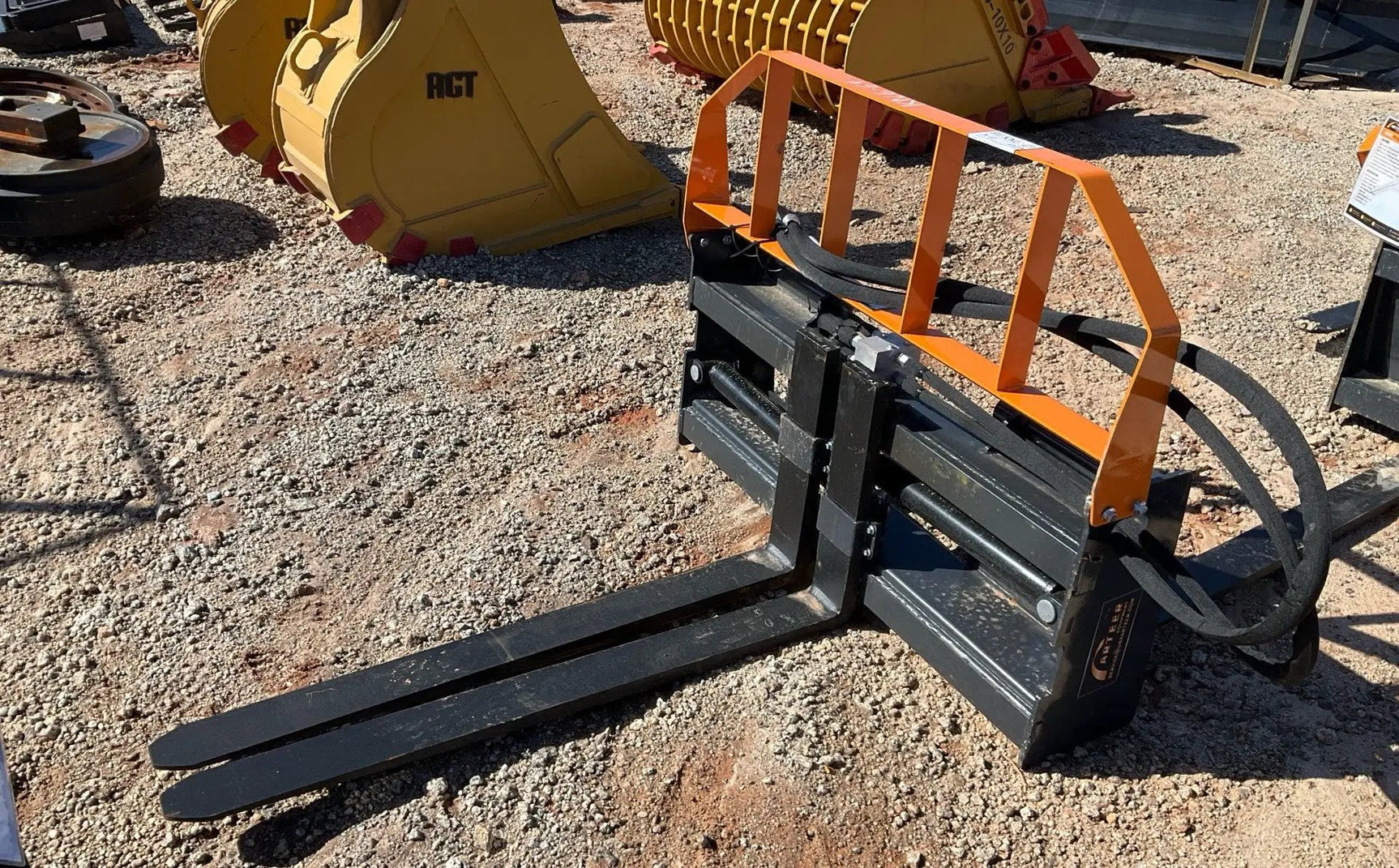 ARTEER 48" HYDRAULIC PALLET FORK ATTACHMENT FOR SKID STEER by Arteer Equipment
