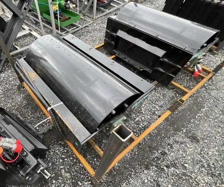 MINI SKID STEER 40” VIBRATORY ROLLER ATTACHMENT by Future