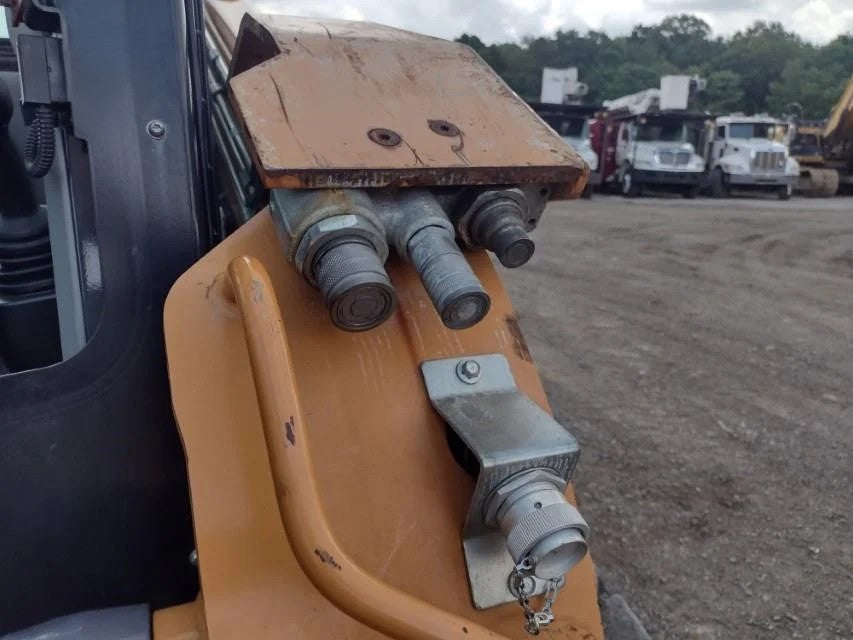 2022 CASE SV280B WHEEL SKID STEER LOADER