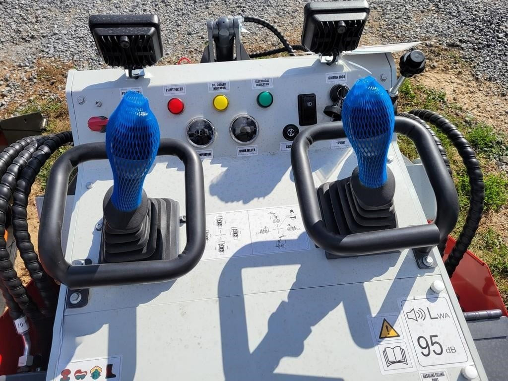 2025 BTTL ST28H MINI TRACK LOADER