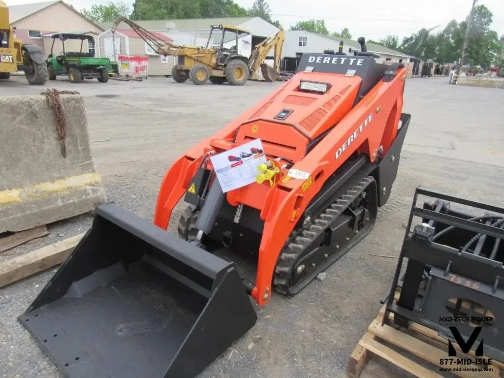 2025 DERETTE V1000 25HP KUBOTA DIESEL MINI SKID STEER by Mid-Isle Equipment