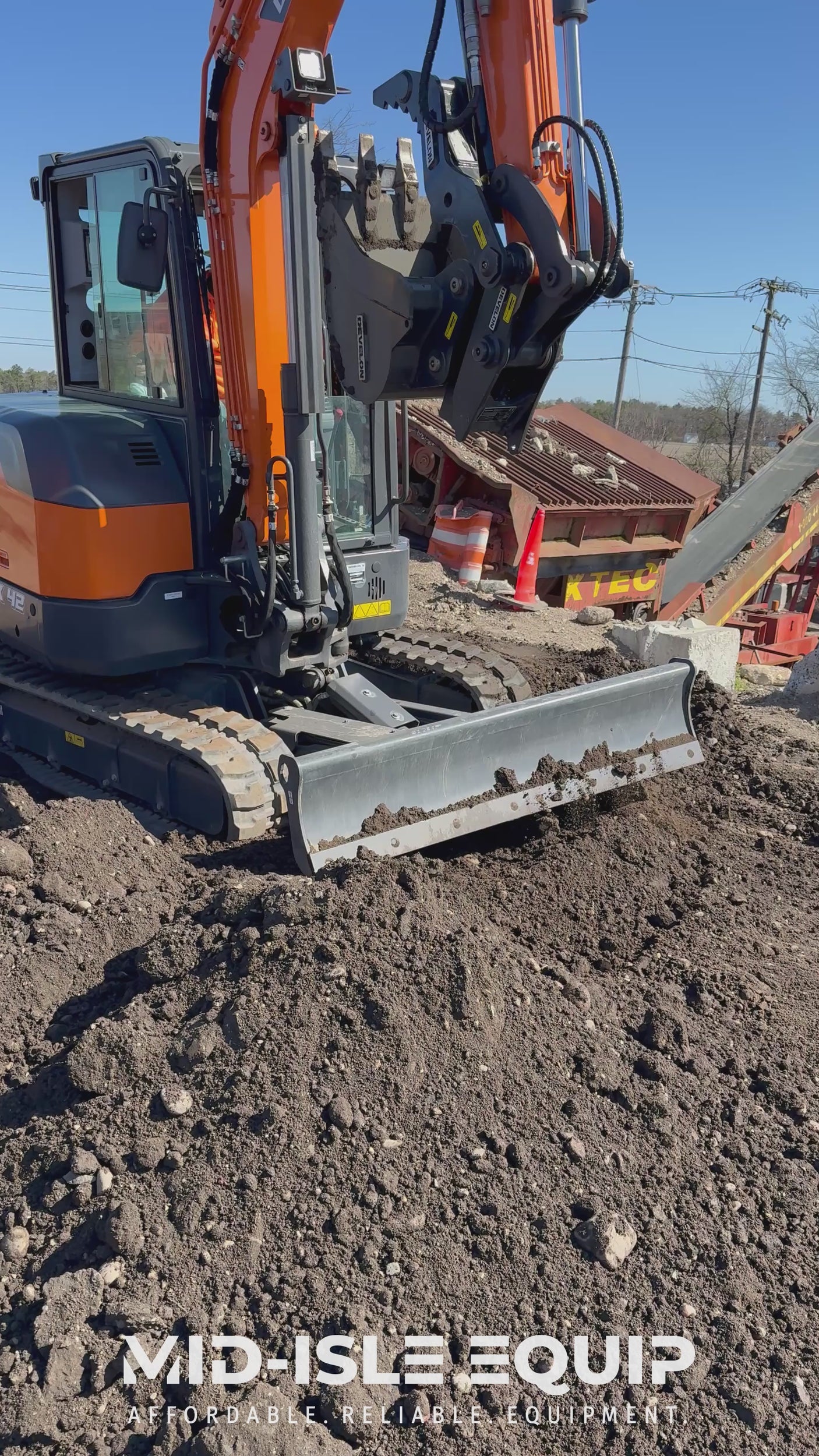 Develon DX42-7 4-Ton Mini Excavator 47 HP with Angle Blade