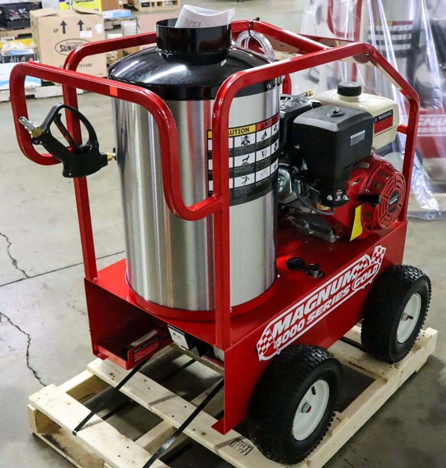 MAGNUM 4000 SERIES GOLD HOT PRESSURE WASHER by Magnum