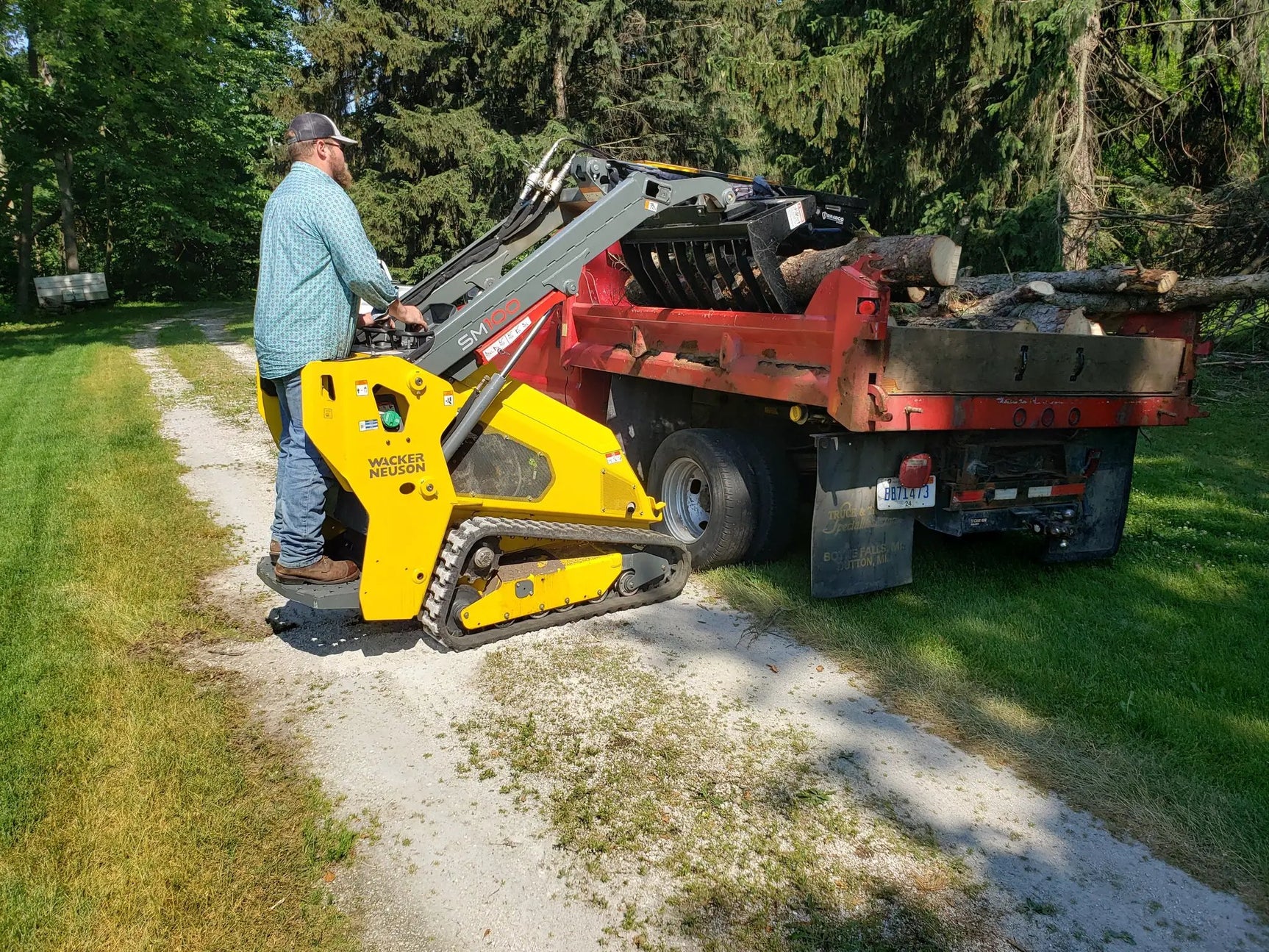NEW 2026 Wacker Neuson SM100 Mini Skid Steer by Wacker Neuson