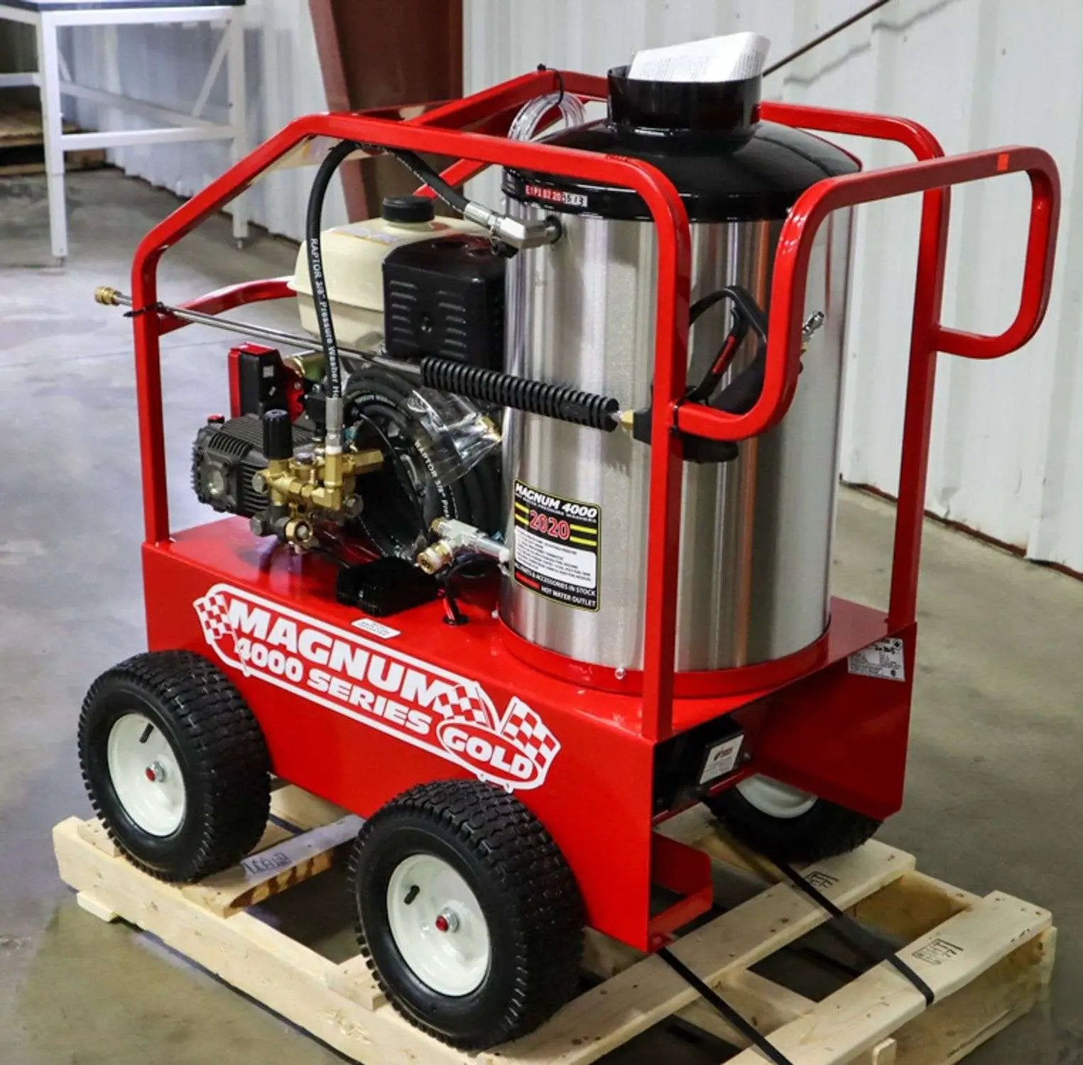 MAGNUM 4000 SERIES GOLD HOT PRESSURE WASHER by Magnum